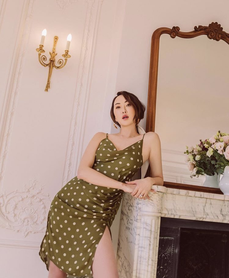 FIDM's tweet image. Need another excuse to go shopping?! #FIDMGrad @CHRISELLEtweets just launched her self-titled collection... AND IT&apos;S TO DIE FOR!!! Check it out at your own risk: bddy.me/2YYosWq