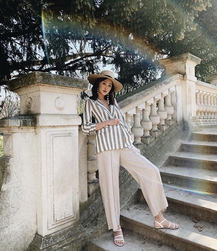 FIDM's tweet image. Need another excuse to go shopping?! #FIDMGrad @CHRISELLEtweets just launched her self-titled collection... AND IT&apos;S TO DIE FOR!!! Check it out at your own risk: bddy.me/2YYosWq