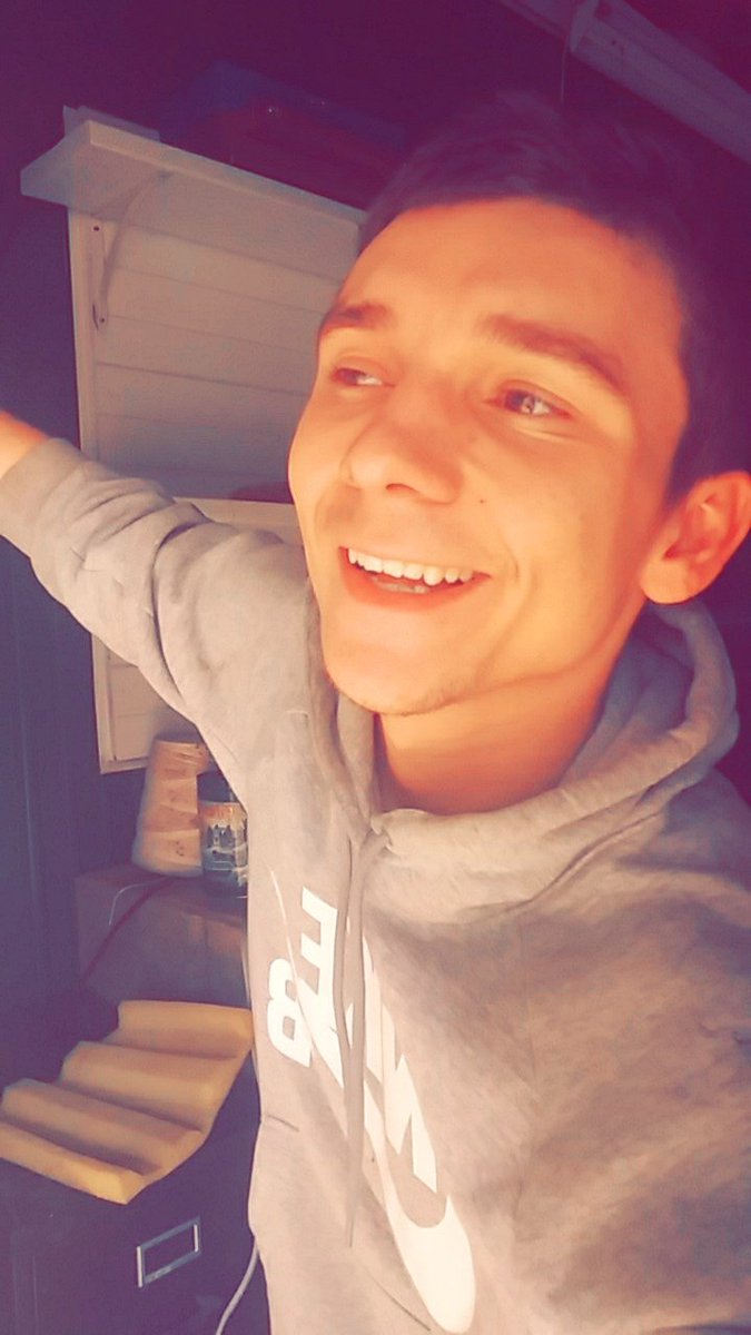 Jdubb4101's tweet photo. Send some love my way or get complete drained and humiliated on Skype. Circle pay or cash app whatever I got it. Just admire this teen alpha right here. You can't be me fags. #findom  #humanatm #humiliation #footmaster #paypig #paypigs #piggy #cashmaster #cashfag https://t.co/cHzI3crAtT