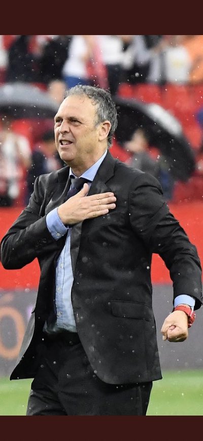 Fuerza <a href="/JoaquinCaparros/">Joaquín Caparrós</a> 🙏 Mucho ánimo Mister💪! Gracias por enseñarme  el cariño al <a href="/SevillaFC/">Sevilla Fútbol Club</a> y a estos colores ⚪️🔴 ...”Dicen que nunca se rinde”...
#mehiervelasangreroja