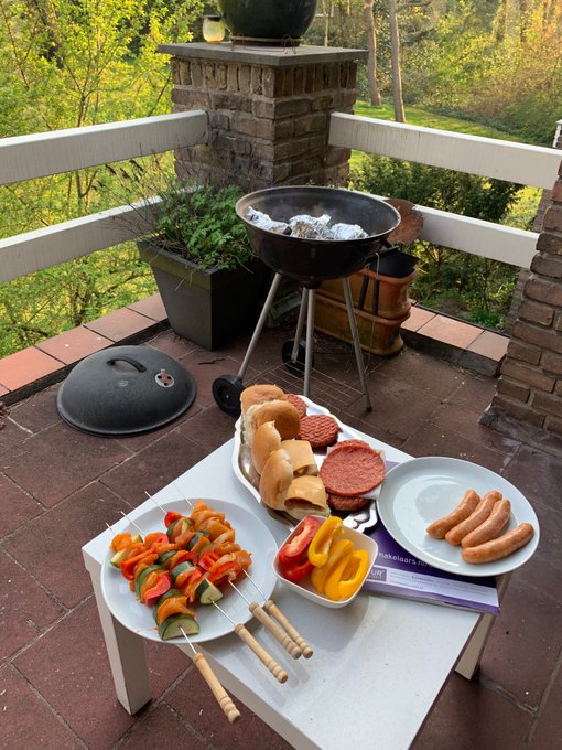 Best day of the year so far,, Damn fine time for BBQ https://t.co/VdHvswLmKn