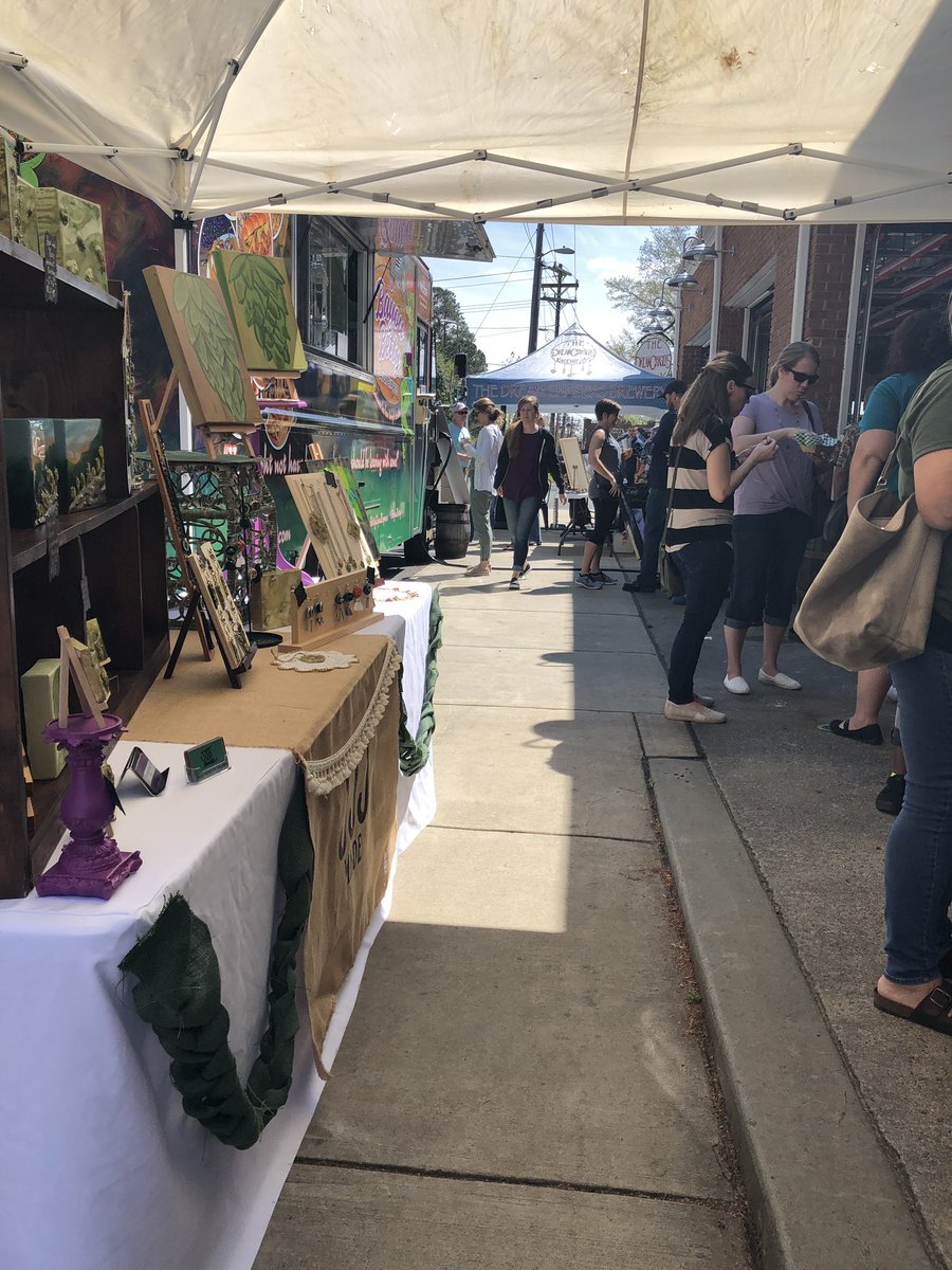 Lovely Day for a Sidewalk Fair 🎨
#waxhawliving