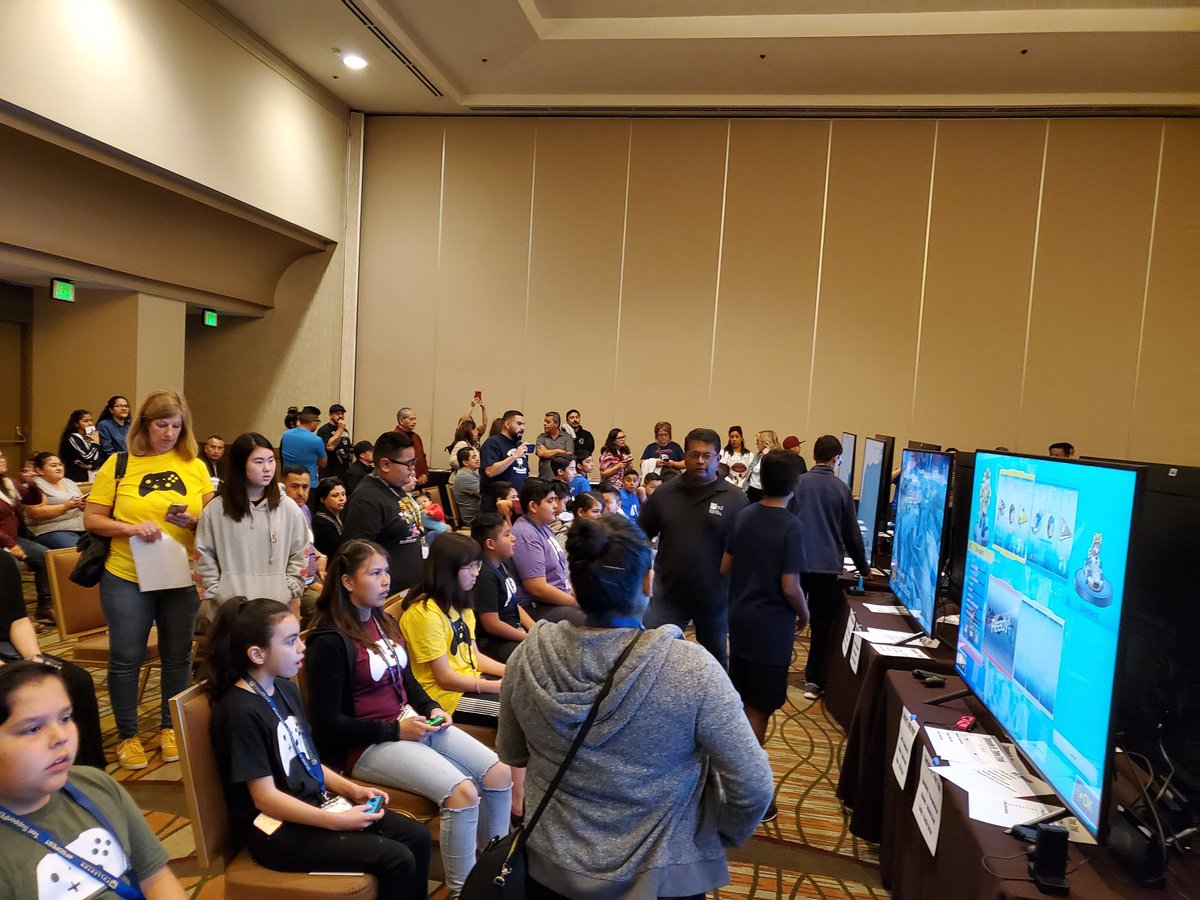 MrsHerdina's tweet photo. @PacDriveInnov8 eSports team had a blast this weekend at #FSDFEST19! They worked hard a displayed amazing sportsmanship! #PDposse we are thankful for these opportunities ๐ฌโ https://t.co/RH7OsfnSL4