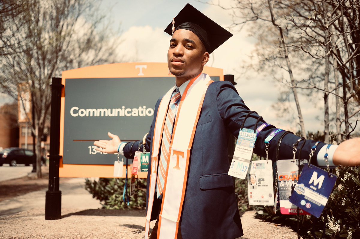 DamichaelC's tweet photo. Just a dreamchaser chasing dreams...
May 9th, 4:00pm 🎓🙏🏽🙌🏽
📸: @BoydShotImages
#utkgrad #Utk19 #sportsjournalist
#901Made https://t.co/dZoEVBSUTD