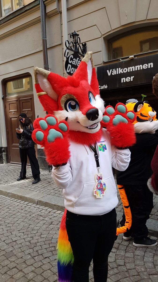 Red Rainbowtail tweet media