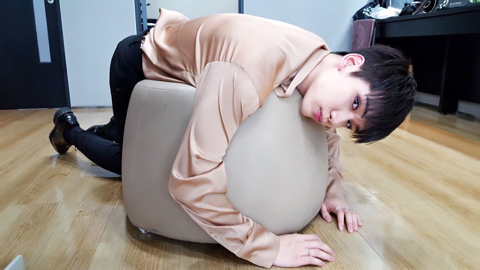 kiijan705's tweet photo. 라비형... ㅡwㅡ??! https://t.co/5SOAay0X3x