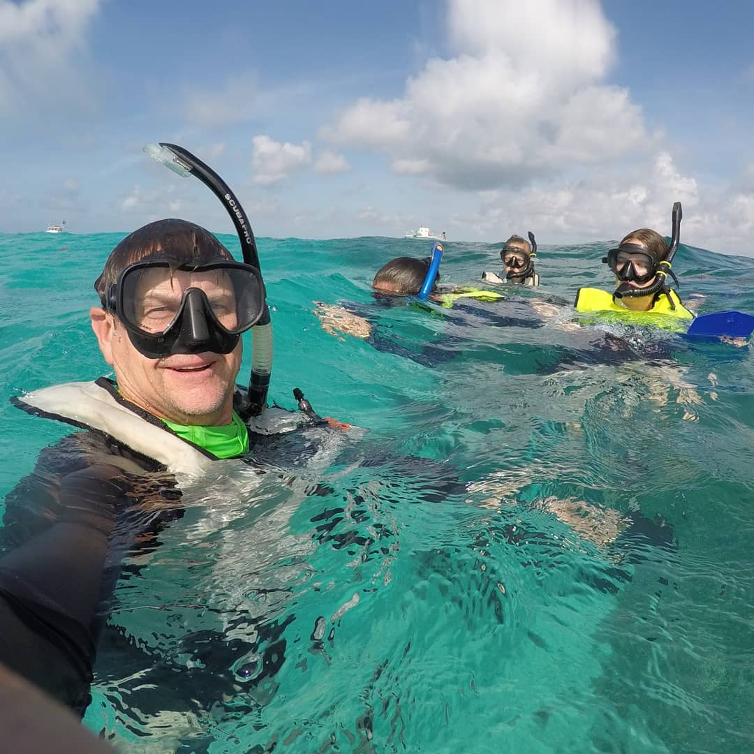 bcmarinescience's tweet image. Our BCHS/NHS KeyLargo Marine Lab field trip is amazing. @NaplesHS @BarronCollier @CollierScience #marinelabkeylargo