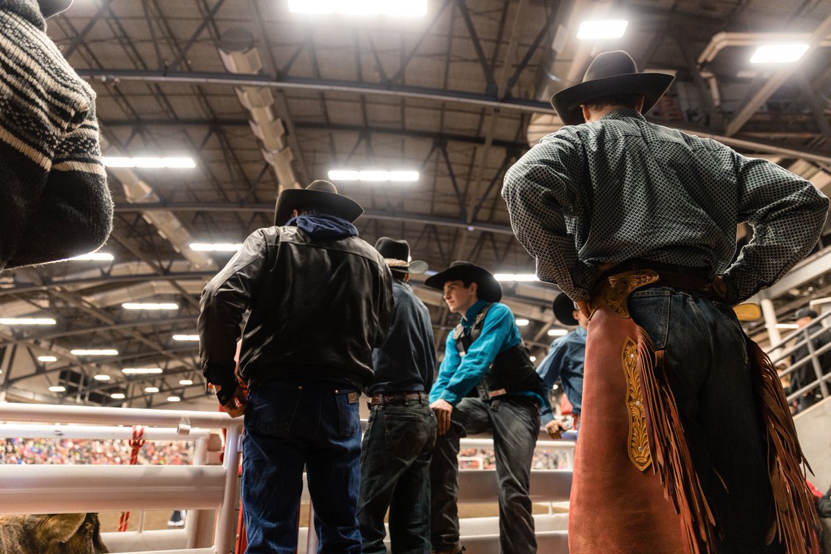stampedeag's tweet photo. Wanna know what it takes to be an Extreme Cowboy?? Our Facebook page is streaming the last Pro run in 30 minutes. Tune in here: https://t.co/099T1CdMmi #CSAggieDays https://t.co/XnCOMfAoep