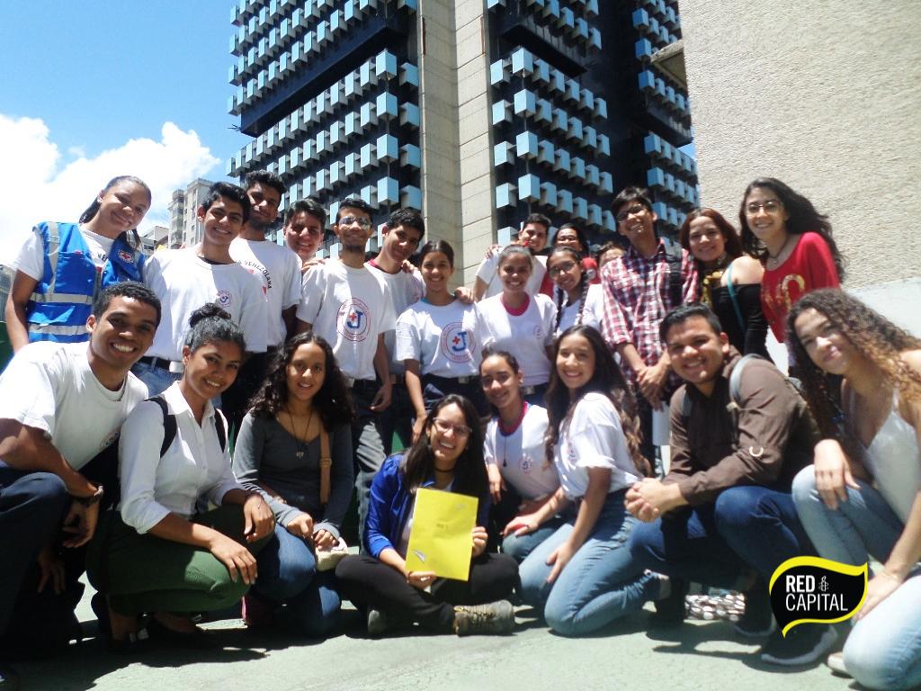 RedcapitalAIVEN's tweet photo. El día de hoy #7A nos movilizamos en una actividad de infoactivismo.
Un espacio de reflexión sobre las perspectivas del activista en DDHH, tomamos la injusticia como algo personal. 

Continuamos trabajando por la defensa y la promoción de los #DDHH

¡Gracias!
@amnistia https://t.co/1J3f5SmQT6