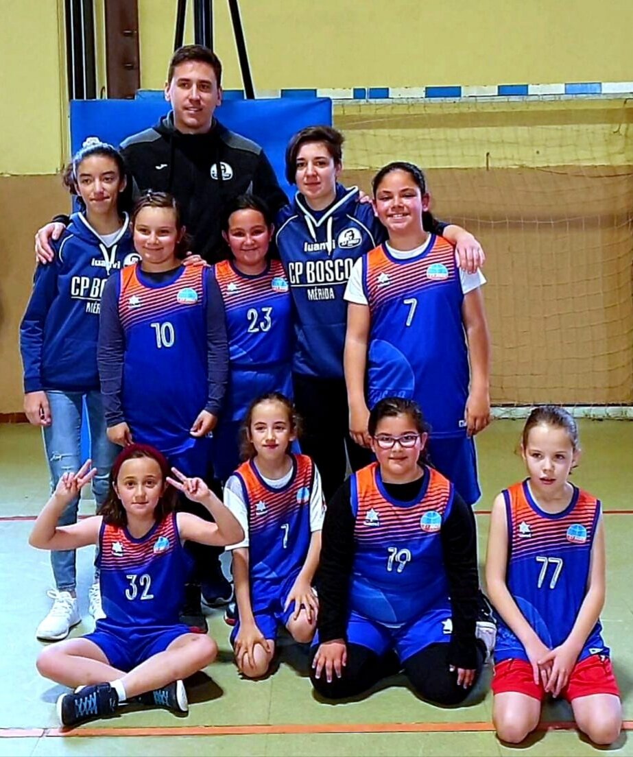 CPBoscoMerida's tweet photo. #MBasket BENJAMIN.
2 equipos @CPBoscoMerida en la Concentración de @FExB en @EscolapiaMerida.
Gran ambiente y buen juego. Lo mejor, la diversión de los pequeños.
@SalesianoMerida @AmpaMeridaSales https://t.co/01XrV2V68D