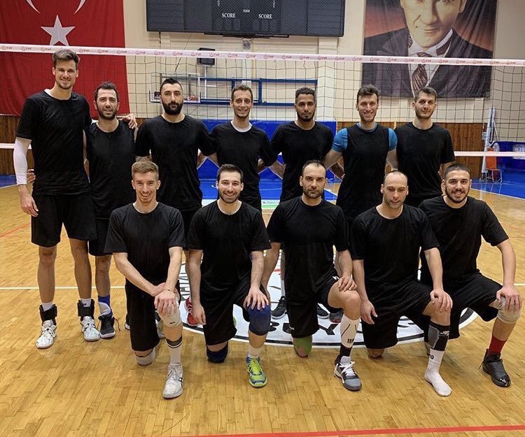 er_volley's tweet photo. Erkekler 1. Lig’de Final Etabı’na yükselen 4 takım belli oldu. 

Bursa BBSK ✔️
Beşiktaş ✔️
Palandöken BLD. ✔️
Sorgun BLD. ✔️ https://t.co/c9Uorn2ymL