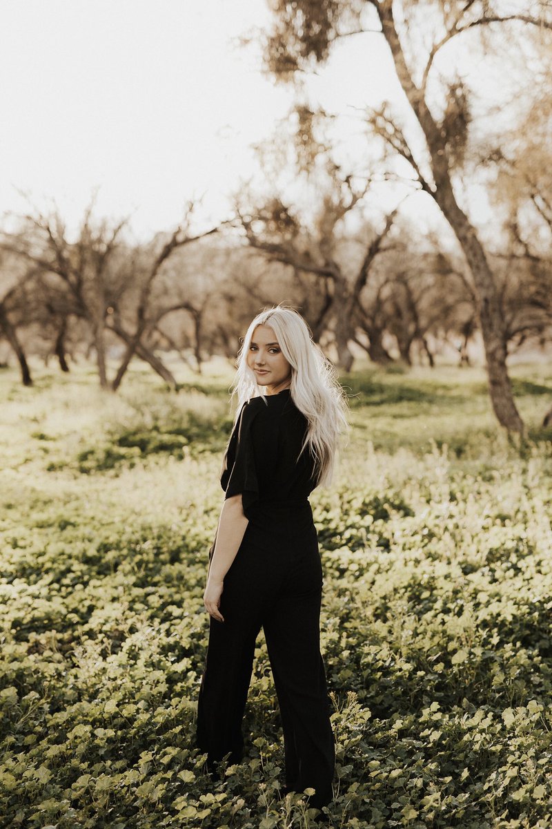 rrachelshapiro's tweet photo. and they said blondes were dumb🎓 https://t.co/aXUwjJ0yj2