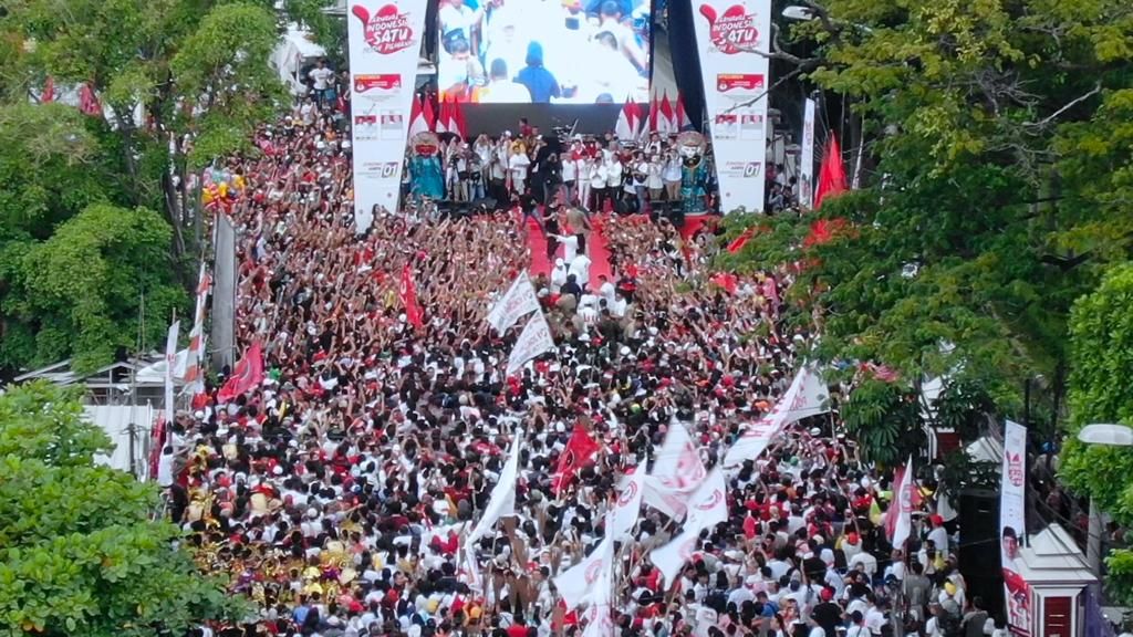 FarhanFernann's tweet photo. Bergembiralah dengan dinamika pesta demokrasi 17 april mendatang, jangan tegang #GembiraJokowiJuara https://t.co/yy0awGAROv