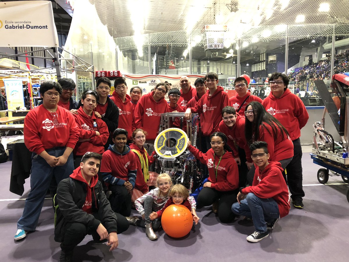 5596Robotics's tweet image. And that a wrap! Great weekend with endless learning opportunities and great memories made! Win or lose we are grateful to have made it into the quarterfinals @WesternU @TCDSB @5596Robotics @CANFIRST #frcteam5596 #roboticscompetition #STEMeducation #deepspace2019