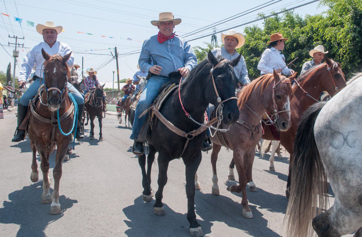 El secretario <a href="/vmva1950/">Víctor Villalobos Arámbula</a> participó en la XXII Cabalgata Zapatista, en el ayuntamiento de Ayala en Morelos. Dónde se resaltó que con la participación activa de los campesinos lograremos el rescate del campo.gob.mx/sader/prensa/f…