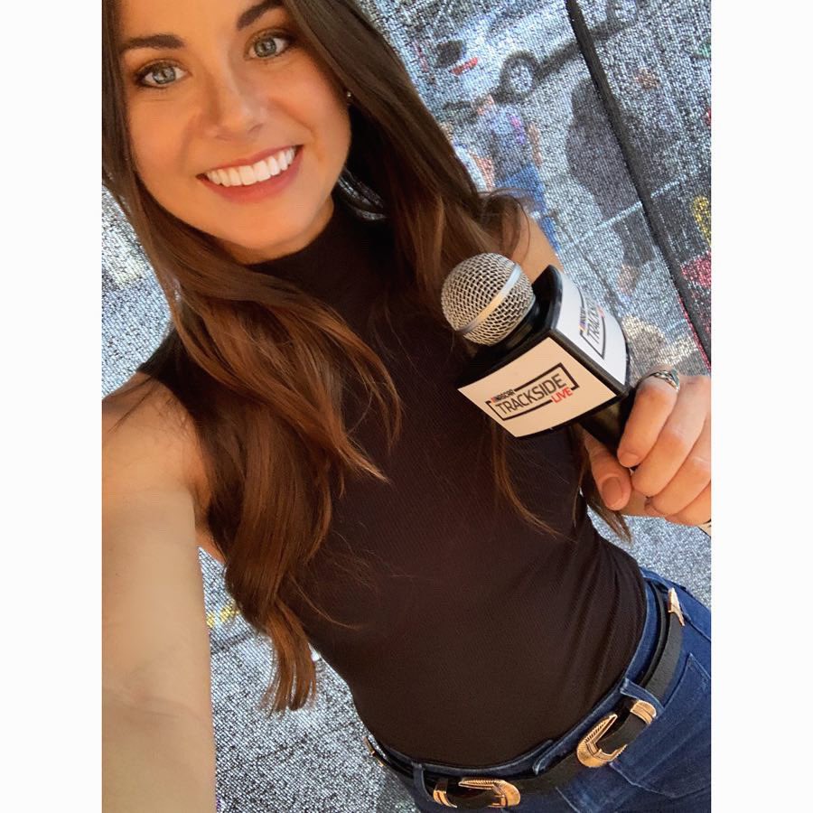 amylong_'s tweet photo. Peace, love & Bristol, baby! Thank you to the fans, guests and my crazy wonderful @NASCARtrackside Live crew for two fantastic shows!! Watch them back on @nascar .com and YouTube/nascartrackside βπΌππ #nascar #bristol #thankful #FoodCity500 #Alsco300 #ZombieAuto150 @BMSupdates https://t.co/8HWLaN6Ob8