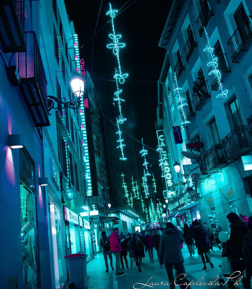 arualcapdevila's tweet photo. Fotografía inspirada en Cyberpunk es un futuro videojuego desarrollado y publicado por CD Projekt @CyberpunkGame #game #Cyberpunk2077 #cdprojekt  #photography #urbanphotography https://t.co/kpCbVcpj2Y