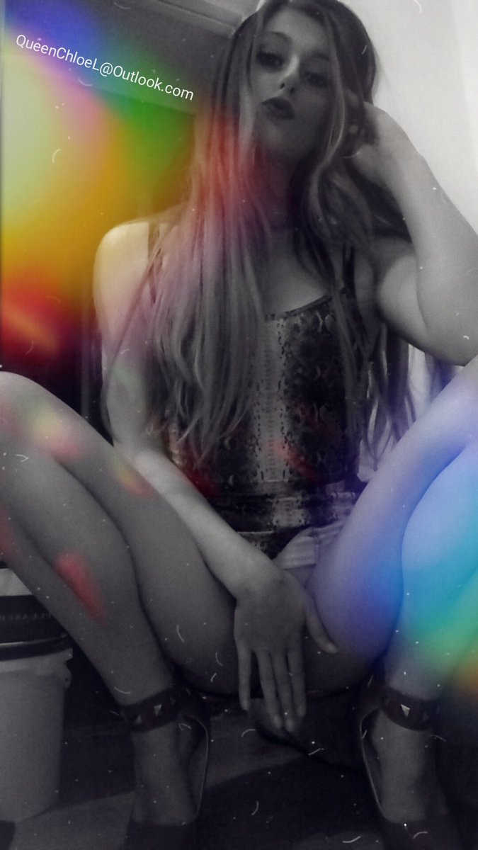Chloe_Lovelock's tweet photo. I Have No Panties On... 😏 https://t.co/YO1brpB6Cc