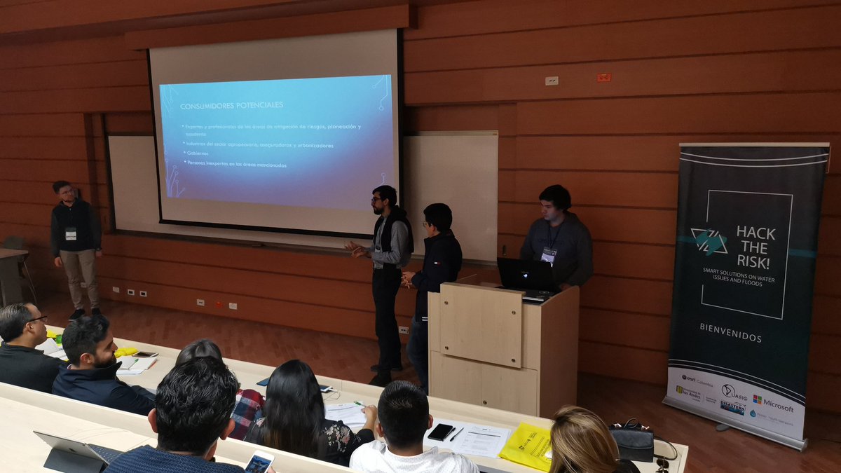 HackTheRisk's tweet photo. Presentación No. 6 de la última jornada en #hacktherisk. El grupo Magna Team está presentando su prototipo. https://t.co/b1jfrp00Wz