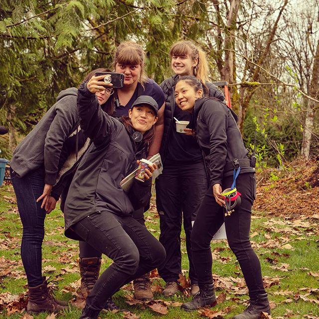 powerstills's tweet photo. On set selfie time!
.
.
.
.
.
#setlife #femalefilmmakers #bts  #girlsrock #setphotographer #stillphotographer https://t.co/oRH7DF1KlK https://t.co/5rTdgAjJGT