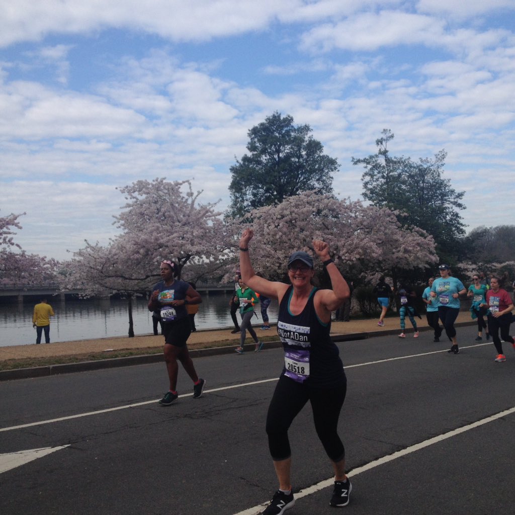 NewUrbanism's tweet photo. @lrichardsCNU #RunnerInChief #notadan #Cherryblossom10miler #womenleaders #thisiscnu WAY TO GO @lrichardsCNU https://t.co/XYW0WFEKCt