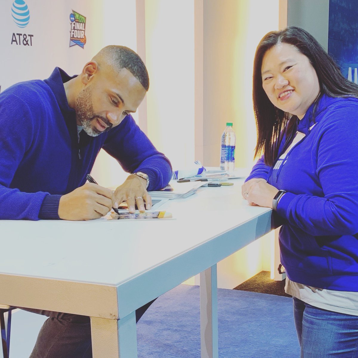 RiaBee33's tweet photo. Bucket List item- ✔️  Thanks to @realgranthill33 for making my year!  I wish I could go back and tell my 14 year old self that this would happen someday!  #FinalFourFanFest #33Forever @DukeMBB https://t.co/h2HnSGEpiR