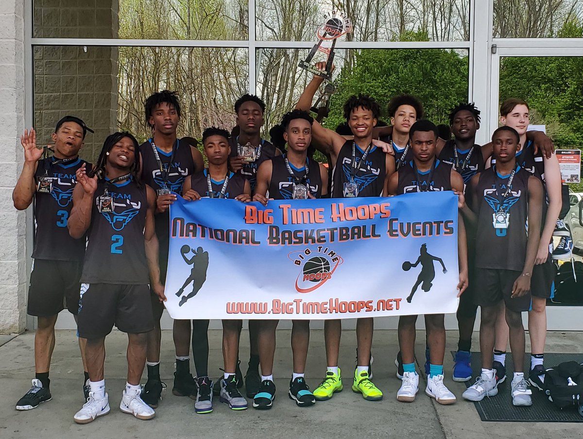 FLYTeal2021's tweet photo. 10th Grade Boys - Gold Bracket Champions at the MID Atlantic "Live" tournament at the Greensboro Sportsplex. These boys came to play this weekend. 4-1 on the weekend and came home with the Ship... #demflyboyz #weplayforships #family #getyourhardhaton @bigtimehoops @exposurebball https://t.co/D8WaU7qJot