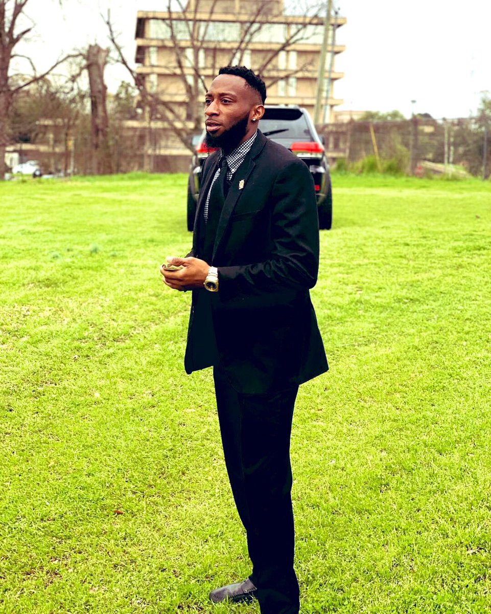 __DJones's tweet photo. Business 1st🤑, we can play later💲✔️ https://t.co/bnU3mDpsFR