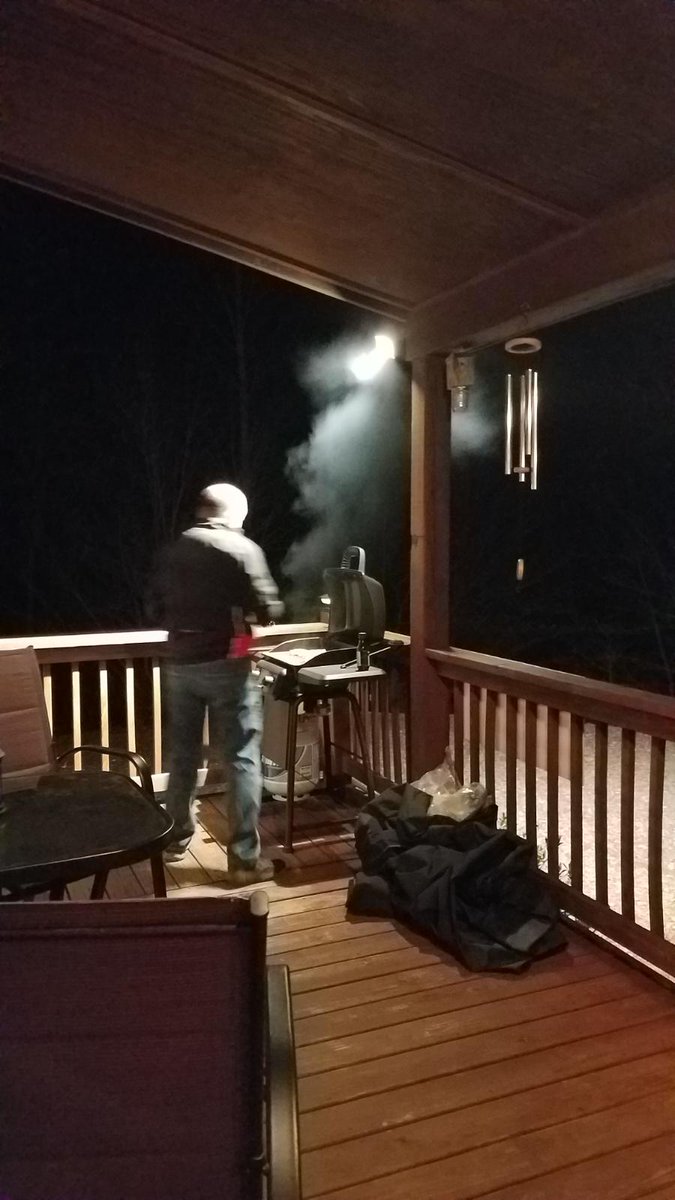 KozyCabin's tweet photo. Why go out, when you can #BBQ at #KozyCabin and save money.
Plan your visit to Kozy Cabin in #Murphy https://t.co/T9SbtQFk98 
Everything for a great visit and a delicious meal.
#VacationCabinRentals https://t.co/pJumweYldM