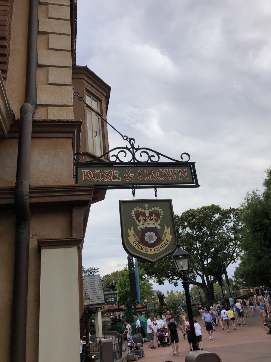 RunDisneyDude's tweet image. Celebrating #NationalBeerDay with a lovely pour from my favorite pub.