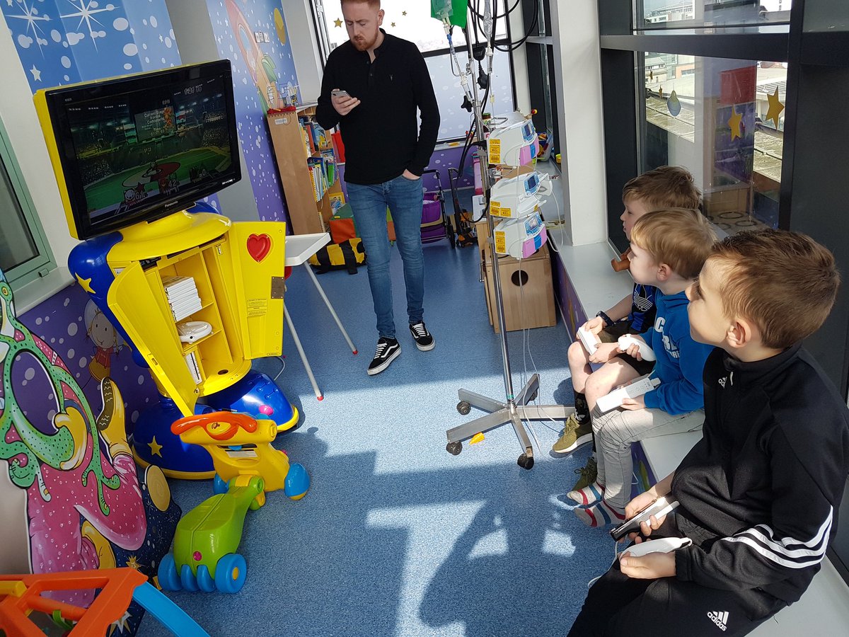 We may of lost today, but seeing this photo from earlier on certain makes up for it #hospitallife <a href="/Wolves/">Wolves</a> #Wii #brothers #cousins