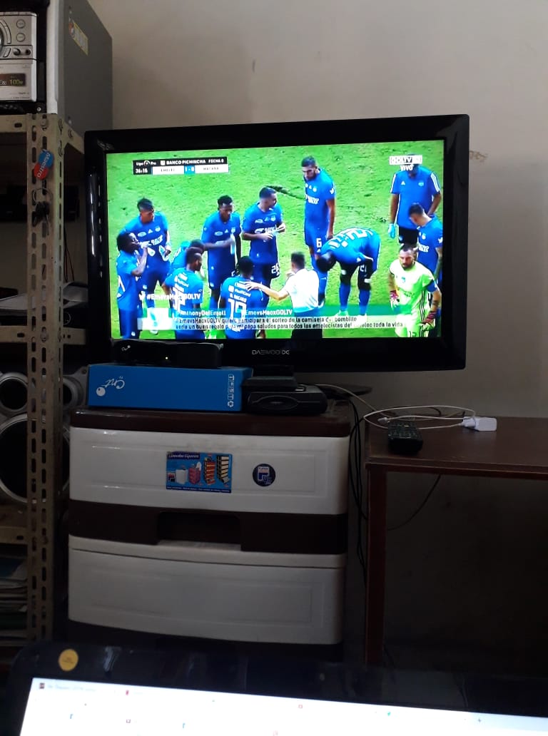 270578Javier's tweet photo. @goltvecu @CSEmelec @GolTVLatam @GolTV @Arturo_M13 @gisellabuendia @fabigoncalvesv @LuisEduJacome VAMOS BOMBILLO!!!! https://t.co/RPJA4WrsFz
