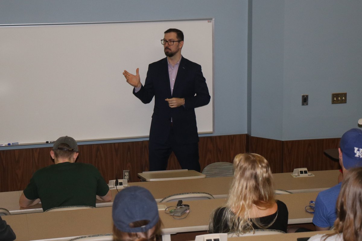 UCmathphysics's tweet image. Kirill Yakovlev (CC '02) returned to @UCumberlands campus to speak to math and physics students.
