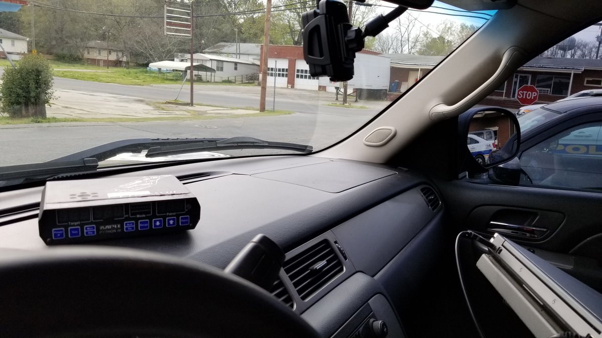 OfficerMorton's tweet photo. #PatrolTips
If your department has body cams, but not in-car cameras, take a phone holder and turn an extra body cam into a car camera. 😎
#SundayThoughts #PoliceHacks #ThinkOutsideTheBox https://t.co/qFhVq7DpeY