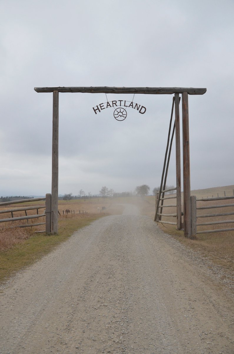 Amber_Marshall's tweet photo. Come with us through these gates for the #HLSeason12 Season Finale. Tonight on @CBC. #TeamAM #Heartland https://t.co/217Ii0gII5