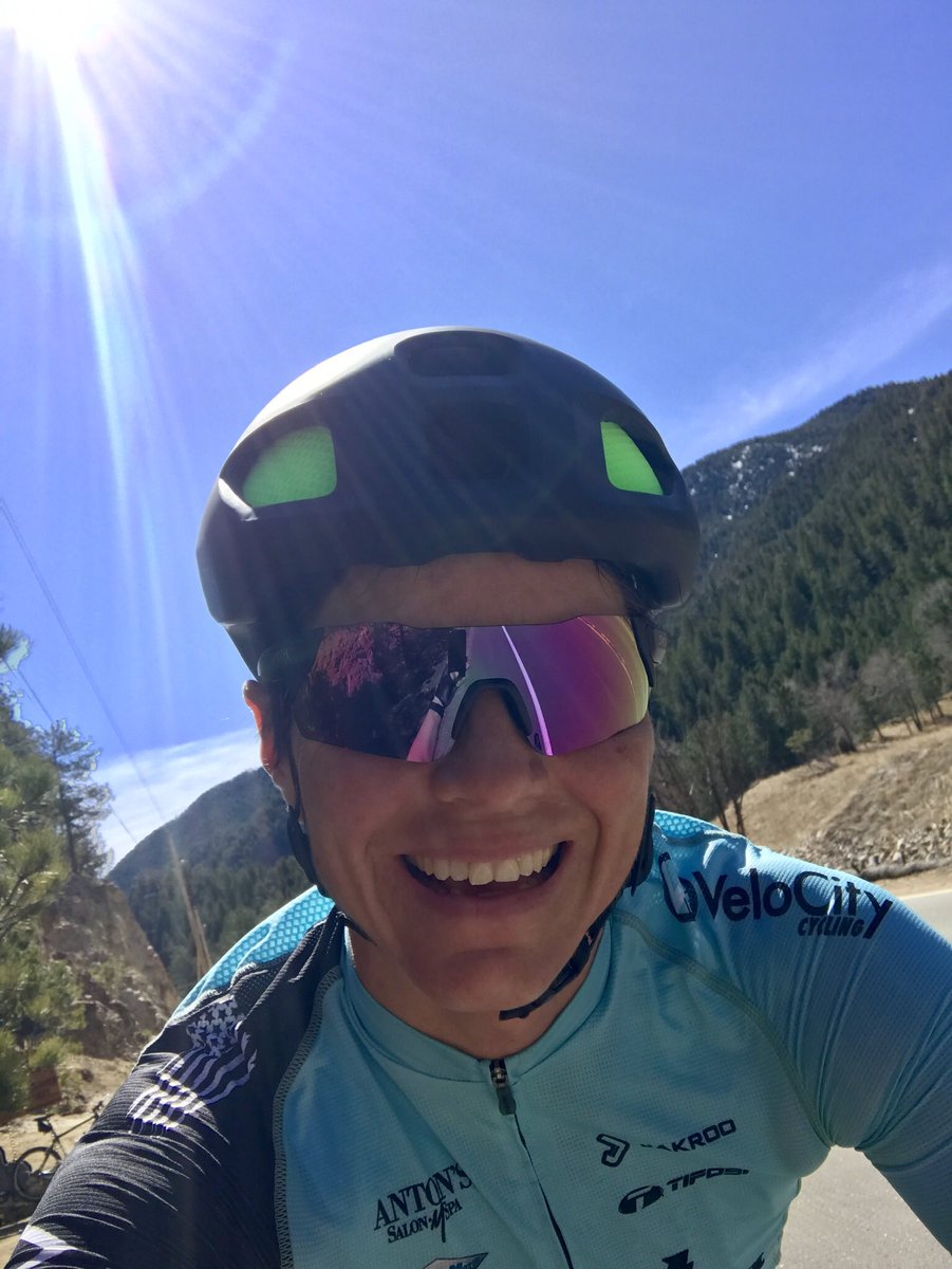 GoRideURBike's tweet photo. Great ride in Boulder with a little TT in the middle. @PossAbilitiess @proj_echelon #veteran #racingforveterans @PioneerCycleUSA #powerisqueen @apexcoaching @maxxistires https://t.co/yvhJDRpz1q