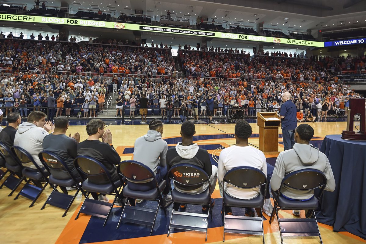 What a welcome back by the Auburn Family!

We made history together.

#WarEagle