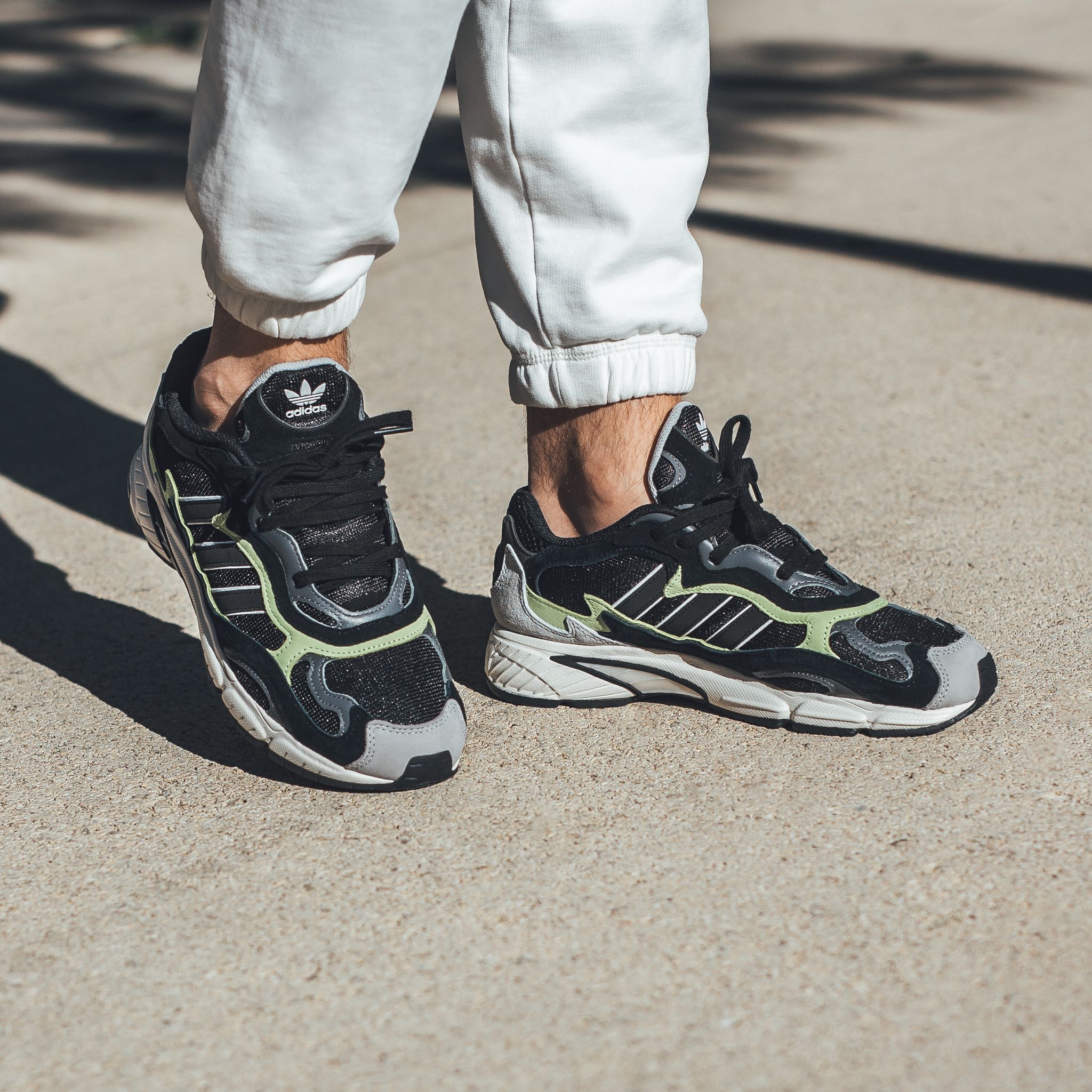 fire gange Trænge ind afkom Titolo on Twitter: "latest style on #sale ❗ Adidas Temper Run - Core Black/Core  Black/Glow s h o p ✨ https://t.co/33mfACKRmL #adidas #temper #temperrun #run  #black #glow #sale #sales #springsale #sneakers #sneaker