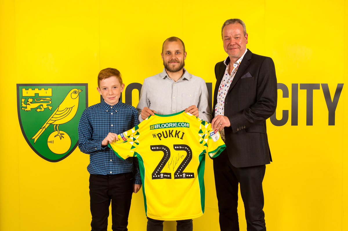 OfficeFurnitureScene tweet media