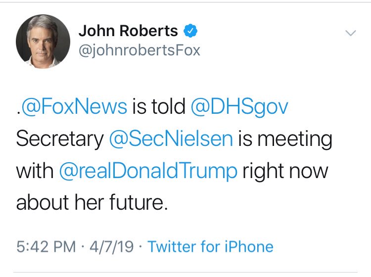 While Jake, Maggie and Jonathan pretended to have sources who know the play by play in the Oval as it happens, Fox' WH Journo  @johnrobertsFox sent a straight forward tweet. Funny that this happened 48 hours after  @billmaher's panel whined about FakeNews on Fox.