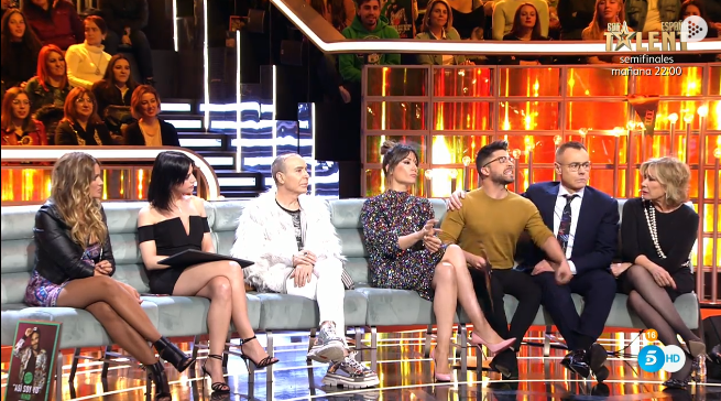 ghoficial's tweet photo. ¡Tensión entre Ylenia y Miguel en plató! ¿A quién defiendes?

🔄 Miguel
❤️ Ylenia

#GHDÚODBT13 https://t.co/JzunRZSXtp