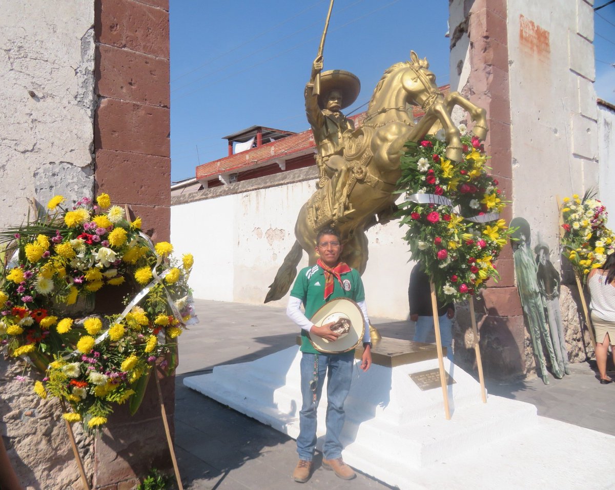 CarlosCuerna's tweet photo. Guardia de Honor en Chinameca a mi General Zapata ¡Viva Emiliano Zapata Salazar! 🇲🇽 ¡Viva Tlaltizapan! ¡Viva Ayala! ¡Viva Morelos! ¡Viva México! 🇲🇽XXII🐴 Cabalgata Zapatista 🐴 de Tepalcingo Más vivo que Nunca 🇲🇽 A Cien años de su artero asesinato 10 de Abril 1919 Cuernavaca 🇲🇽 https://t.co/efOBVTvizV