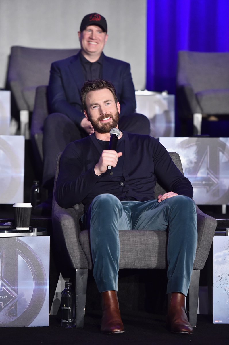 Avengers's tweet photo. Here’s your look at the cast of Marvel Studios’ #AvengersEndgame at the global press conference! (1/3) https://t.co/pi6546ex5l