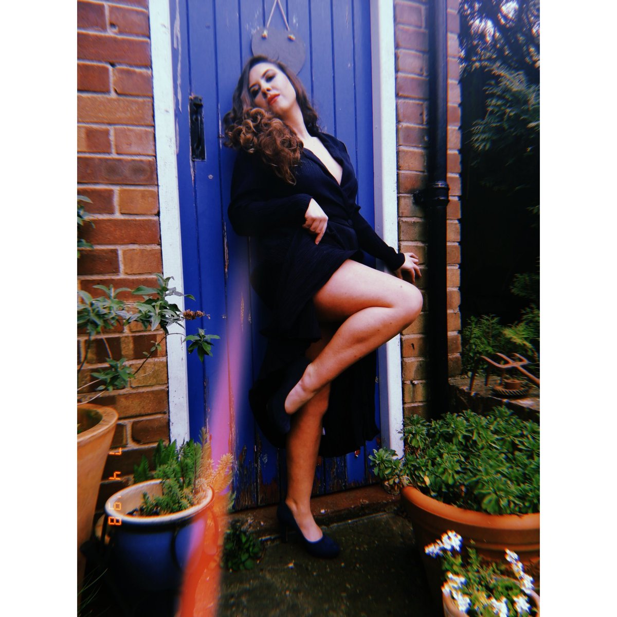 FindomFelicity's tweet photo. Get on your knees Slave. I want to see you beg like a dog. Crawl towards me and kiss my heels. Submit to your Queen and wait for my command.
◾#Findom #Findomme #Femdom #Femdomme #Paypig #Slave #Dominatrix #Humilliatrix #efdp◾ https://t.co/vINm6aiPuV