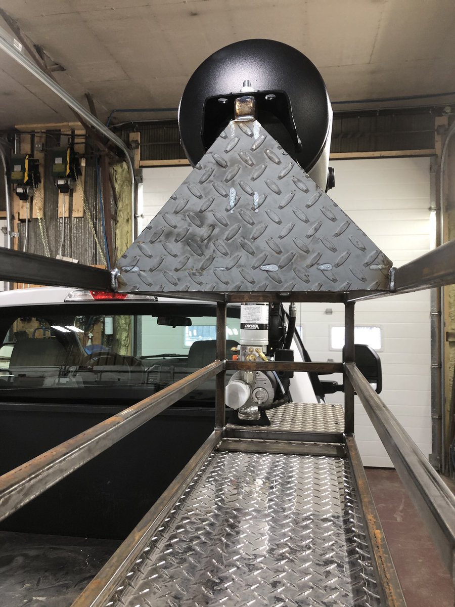 CarrotRiverTire's tweet photo. The new service truck is taking shape as the air system and tank as well as the racking is being fabricated today. #mobiletireservice #weldingmarathon #integratire #Spring19 https://t.co/kqjQTci3su