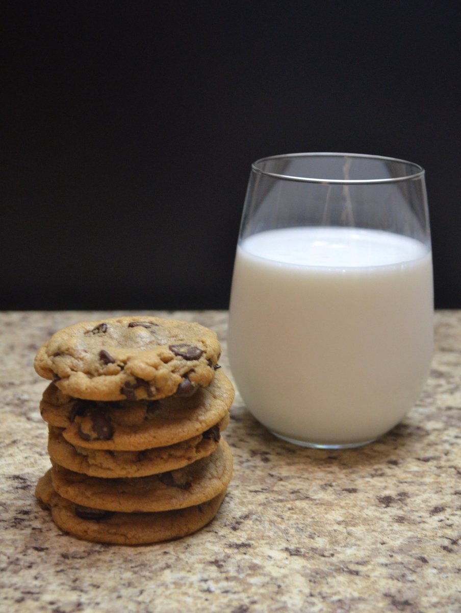 Vegan Chocolate Chip Cookies
These perfectly soft vegan chocolate chip cookies are my go-to cookie recipe!
Link in Bio! #vegan #veganchocolatechipcookies #vegancookies #mycaseyskitchen #chocolatechipcookies