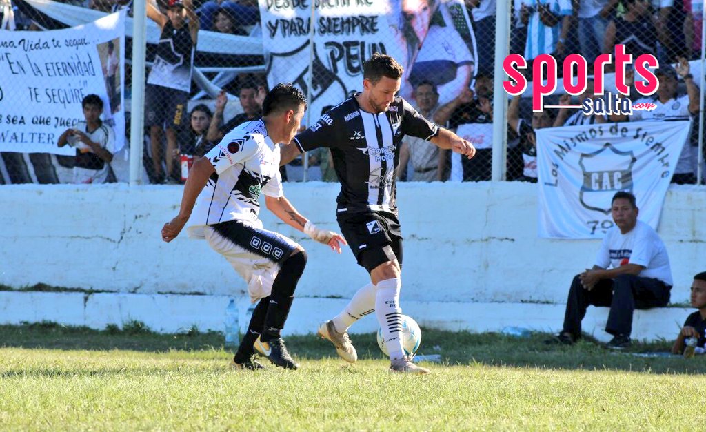 SportsSalta's tweet photo. #RegionalAmateur⚽
¡Final del partido en el Plinio Zabala! #CentralNorte venció 3 a 0 a #Cuyaya! Los goles de la victoria fueron de Diego Nuñez,Fabricio Reyes y Patricio Kuproviesa. 

Lo seguiste por #SportSalta https://t.co/mGy4Mw01Kn