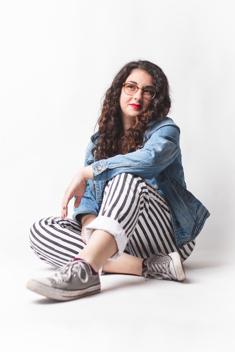 StoopsDigital's tweet photo. Sara’s senior pictures! 🎓 https://t.co/PTdXAMIAZK