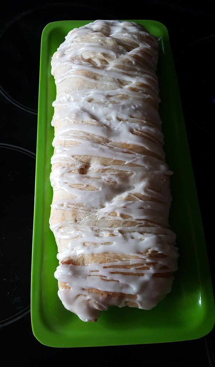Looking for an EASY and YUMMY breakfast idea? Try my Braided Apple Strudel thismomcancook.com/recipes/braide… #RecipeOfTheDay