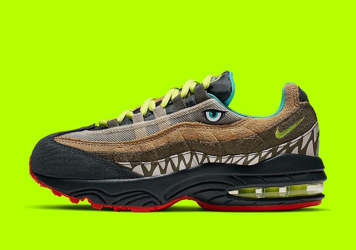 KicksPlayer's tweet photo. @crazyratchel RT @SneakerNews: These monster-inspired Air Max 95s feature plenty of different tones/details, but unfortunately they're only available in kids sizes 
https://t.co/PZQmot0vSg https://t.co/It7UPNeaXZ